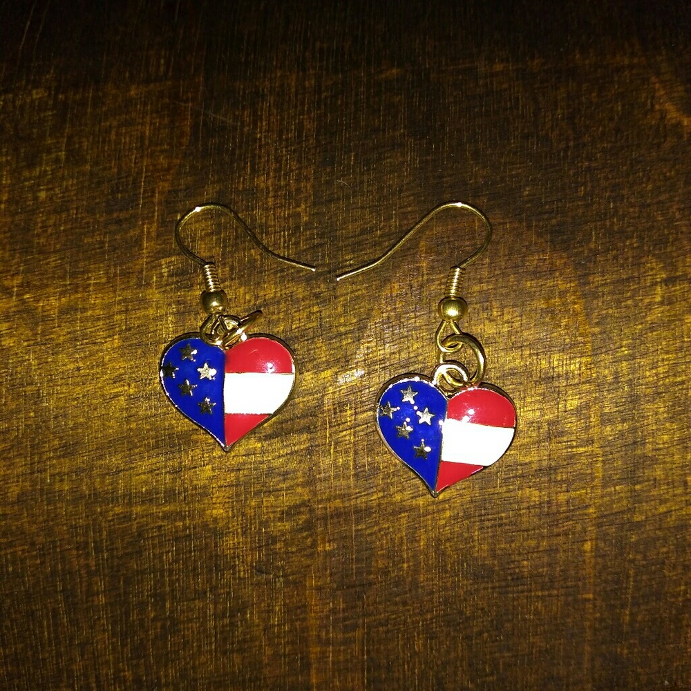USA Patriotic Heart Shaped Dangling Earrings